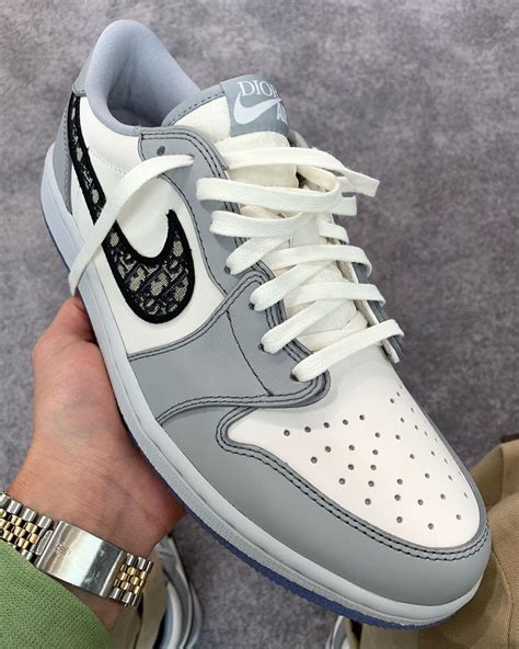 dior low top sneakers jordan|jordan 1 high Dior price.